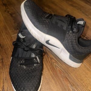 Nike Womens In-Season TR9 Black Running Shoes Sneakers Size 7.5W